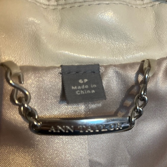 Cream genuine leather Ann Taylor petite jacket. 6P - Picture 2 of 6